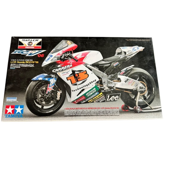 Tamiya 1/12 Team LCR Honda‎ RC211V '06 Motorcycle Model Kit 14108